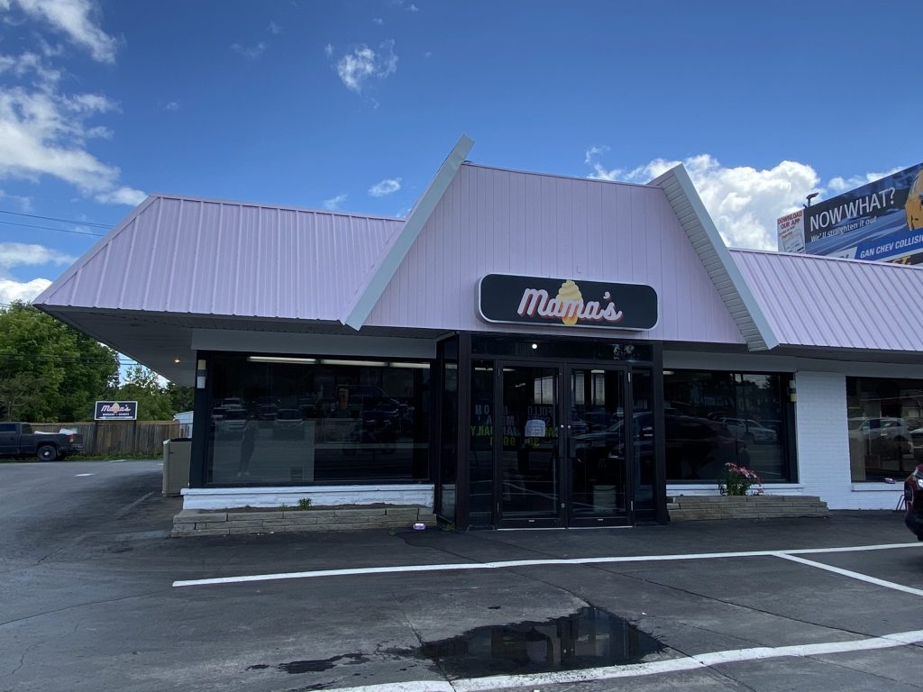 Mama’s Burger and Shakes front of building