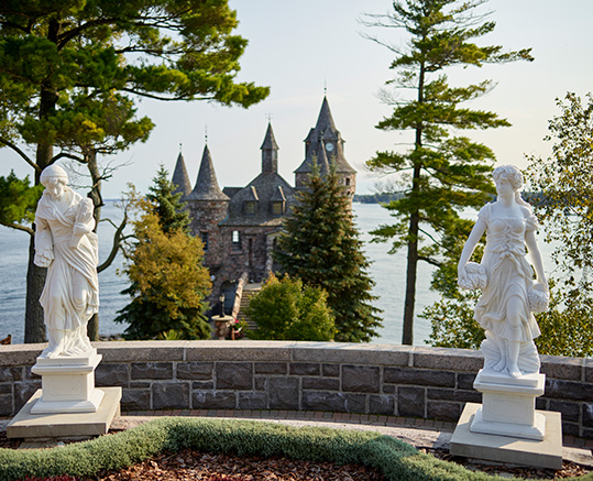 Statues in front of Boldt Castle